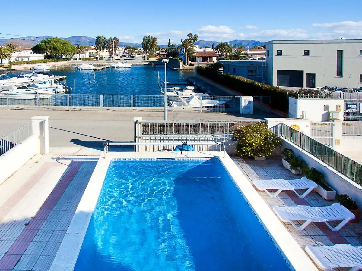 Holiday Home Requesens Canal إمبوريابرافا 0*,  إسبانيا