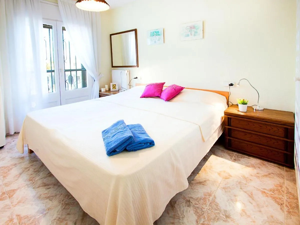 Holiday Home Requesens Canal إمبوريابرافا